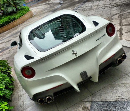 ferrari-f12-white-gz-china-2