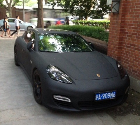 min verschijnen Boek Porsche Panamera is matte black in China