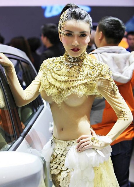 sexy-car-model-china-4