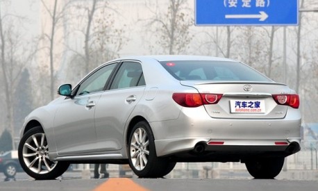 toyota-reiz-china-fl-2