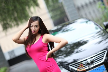 china-girl-pink-toyota-4