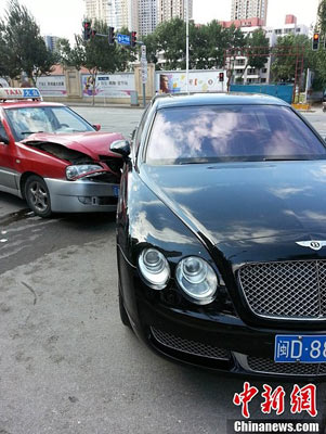 crash-bentley-china-2