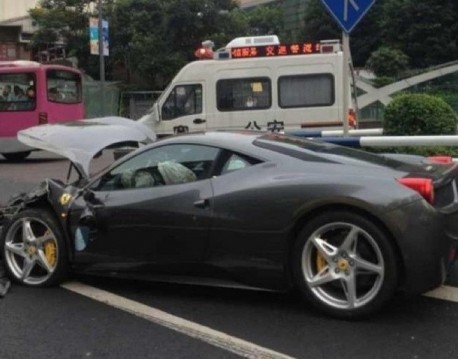 ferrari-crash-china-03-2