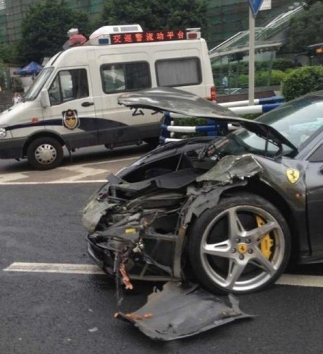 ferrari-crash-china-03-3