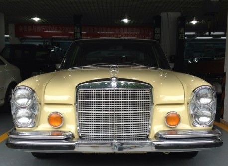 mercedes-benz-280-sel-china-3