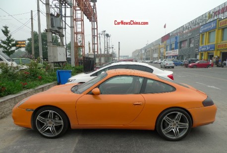 porsche-orange-china-2