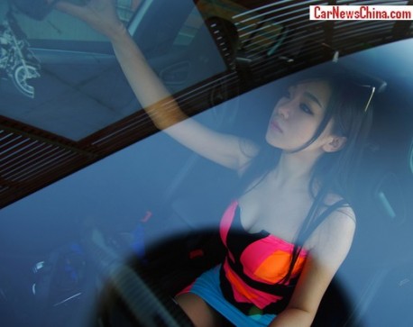 china-sexy-girl-volkswagen-golf-4