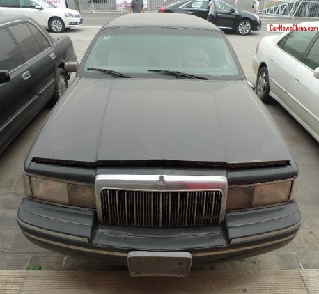 lincoln-towncar-china-stretched-6