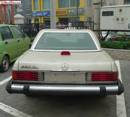 mercedes-benz-560-sl-china-8