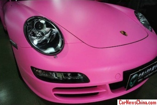 Porsche 911 Carrera 4S Cabriolet is matte Pink in China