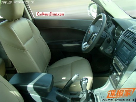 geely-ex8-china-spy-3