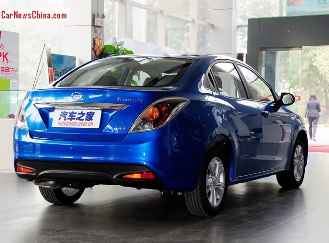 gonow-sedan-china-3