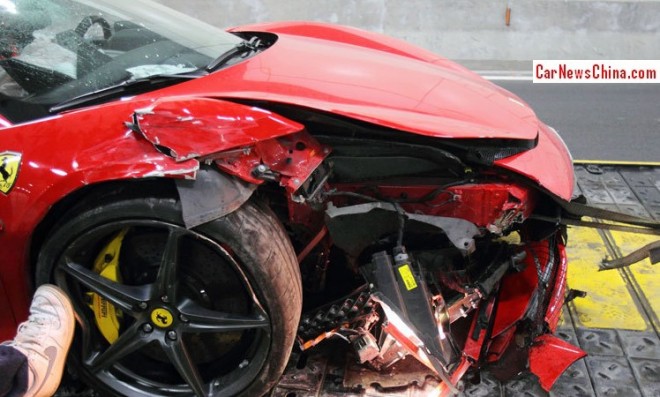 ferrari-crash-china-2