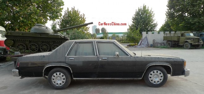 ford-crown-victoria-china-2