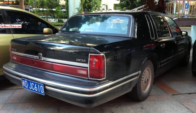 lincoln-town-car-china-9-3