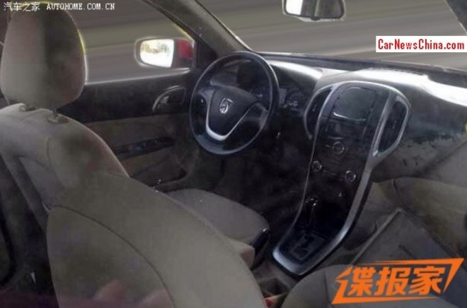 wuling-baojun-hatchback-2