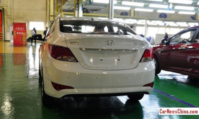 hyundai-verna-china-2