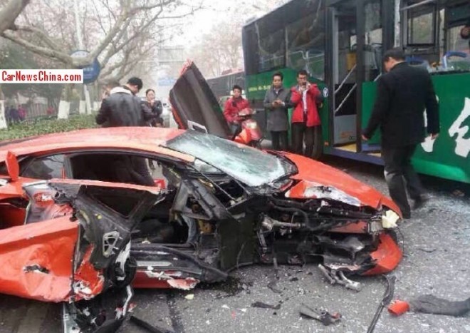 crash-lamborghini-china-01