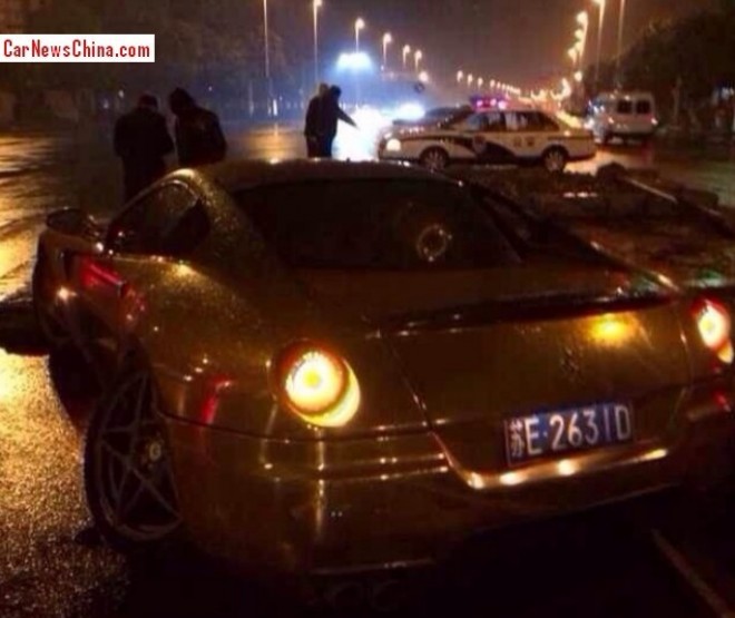 ferrari-crash-china-599-3