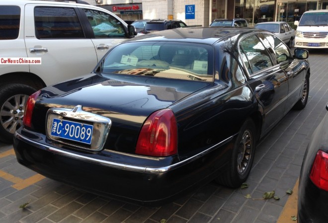 lincoln-town-car-china-cartier-3