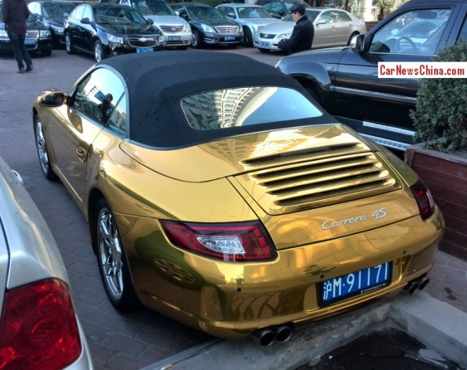 porsche-911-shiny-gold-china-2