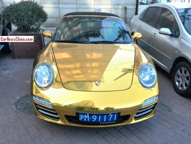 porsche-911-shiny-gold-china-3