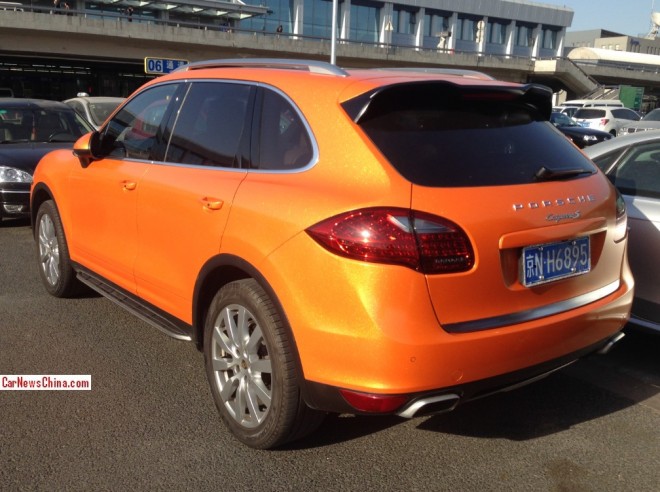 orange-porsche-china-2