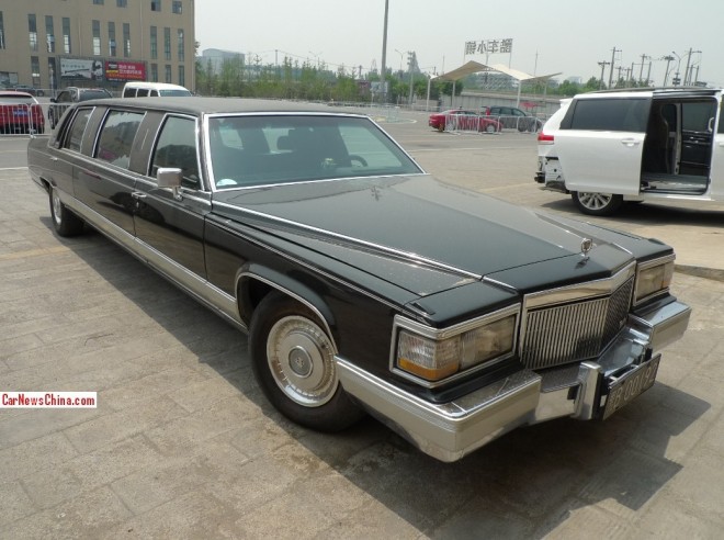 cadillac-limousine-china-2