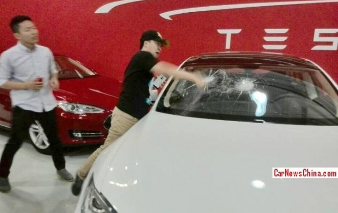 tesla-smash-china-1