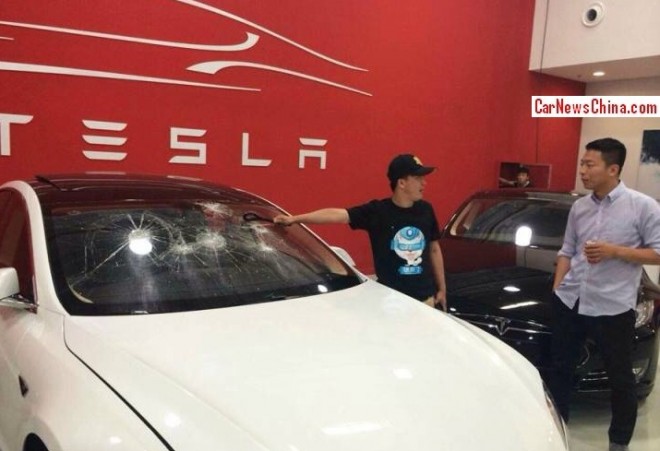 tesla-smash-china-3