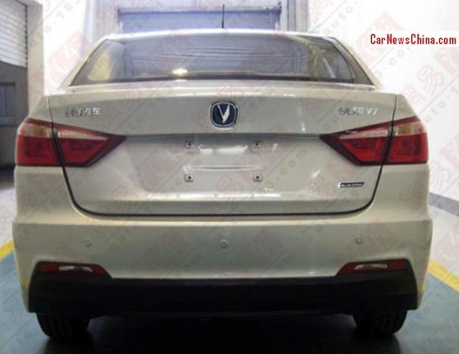 changan-yuexiang-v7-china-3