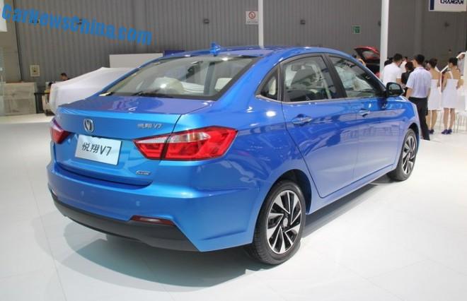 changan-yuexiang-v7-china-3