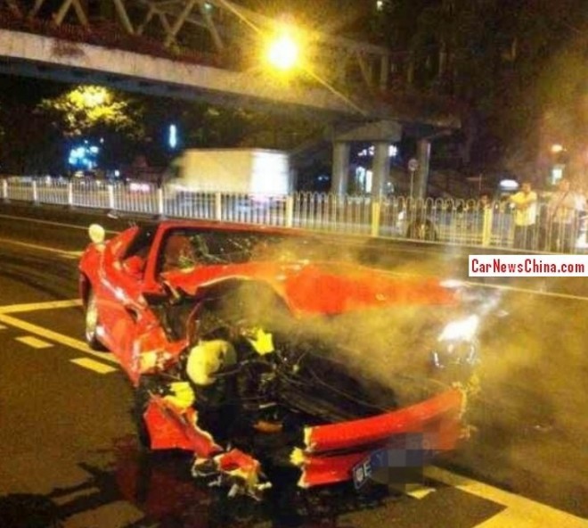 ferrari-crash-china-3