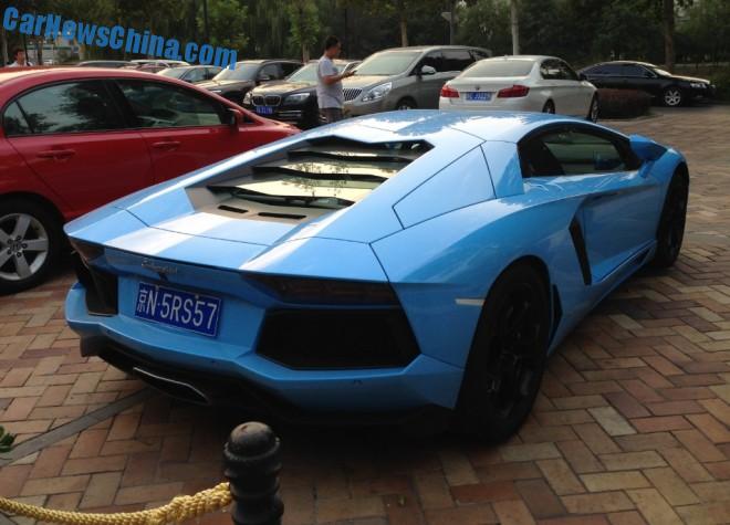 lamborghini-aventador-baby-blue-4