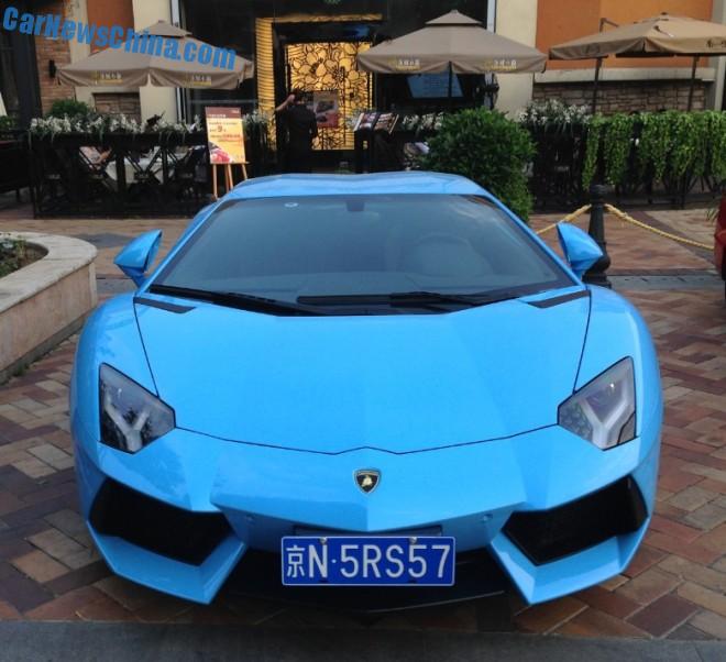 lamborghini-aventador-baby-blue-5