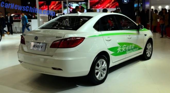 changan-eado-ev-china-1-2