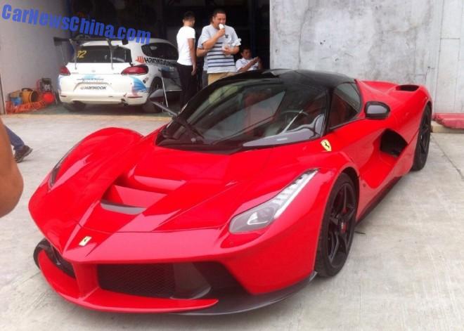 ferrari-laferrari-china-chengdu-3