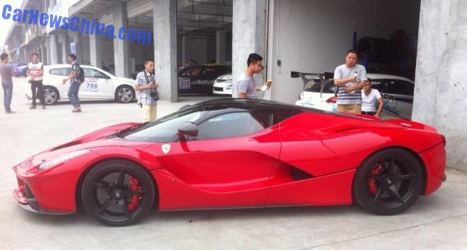 ferrari-laferrari-china-chengdu-4