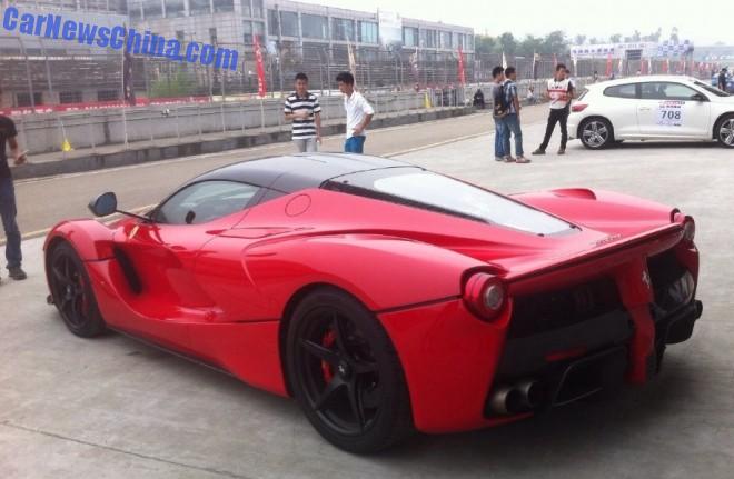 ferrari-laferrari-china-chengdu-5