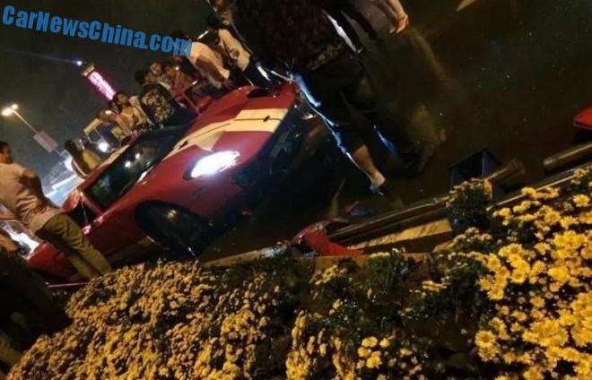 ford-gt-crash-china-2