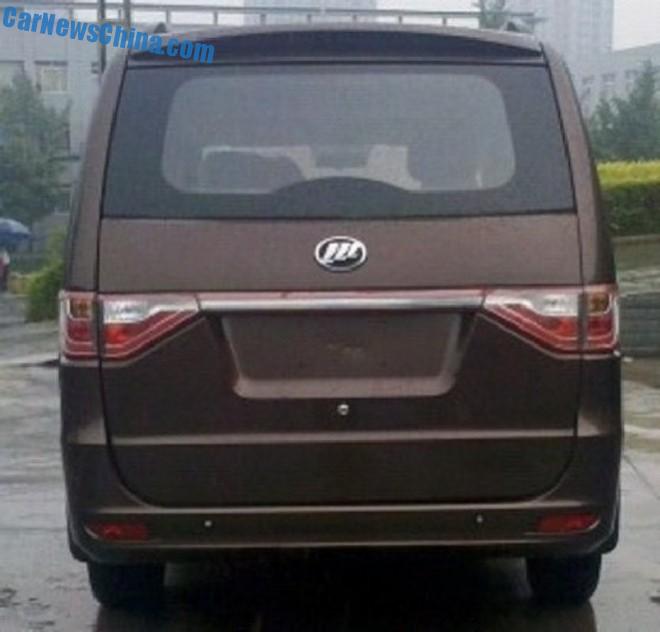 lifan-mpv-china-1-3