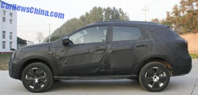 venucia-suv-china-testing-2