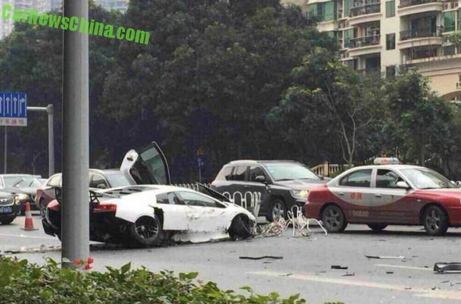 lamborghini-crash-china-1-5b