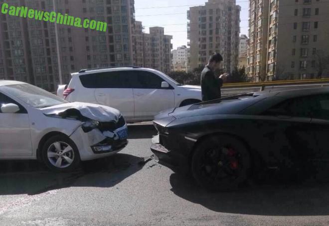 lamborghini-crash-china-1-9ba