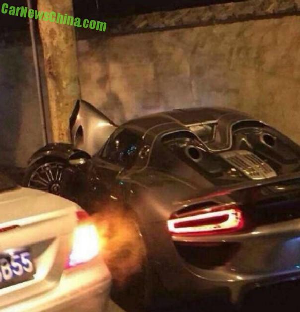 porsche-918-crash-china-4