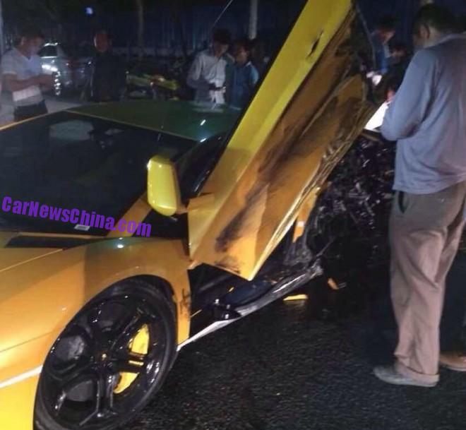 lamborghini-aventador-crash-china-4