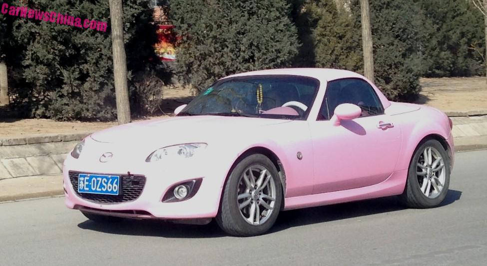 Mazda MX5 Miata is matte Pink in China