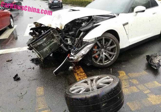 nissan-gtr-china-crash-3