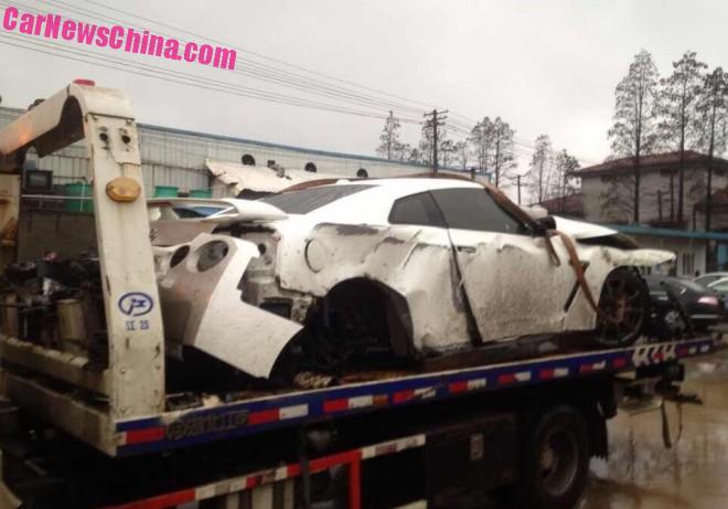 nissan-gtr-china-crash-4