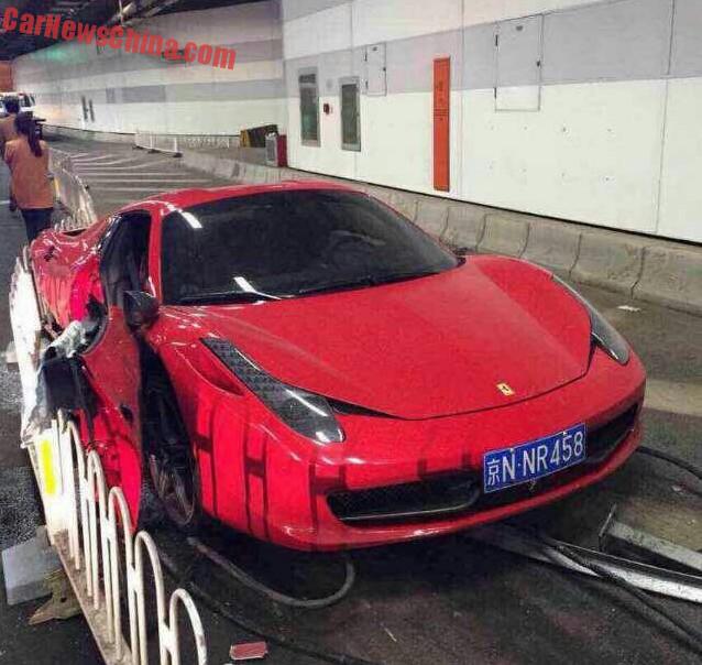 lamborghini-ferrari-crash-china-2a